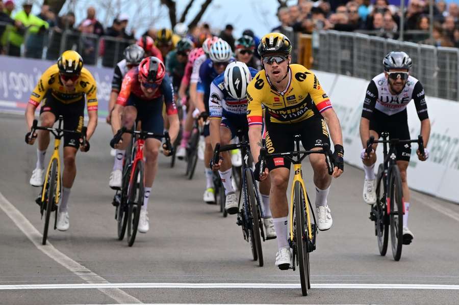 Roglic ritwinnaar in wielerkoers Tirreno-Adriatico