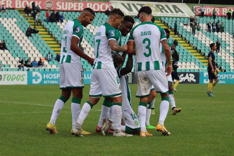 Hat-trick de José Varela na goleada do Vitória de Setúbal ao Pêro Pinheiro (4-1)