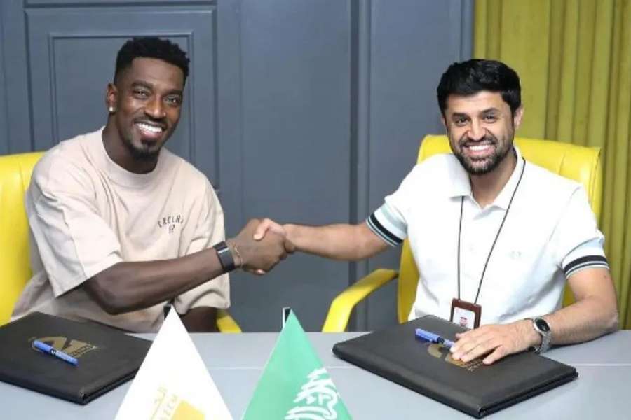 Bruno Varela oficializado pelo Al Hazem