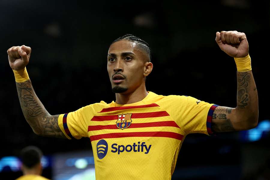 Raphinha celebra su segundo gol en París