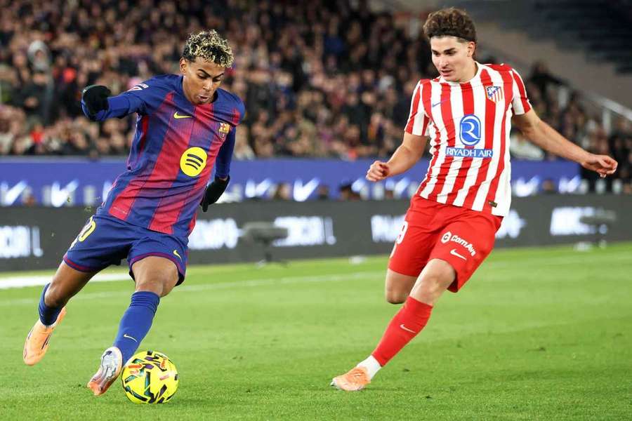 Julian Alvarez, în duel cu Lamine Yamal