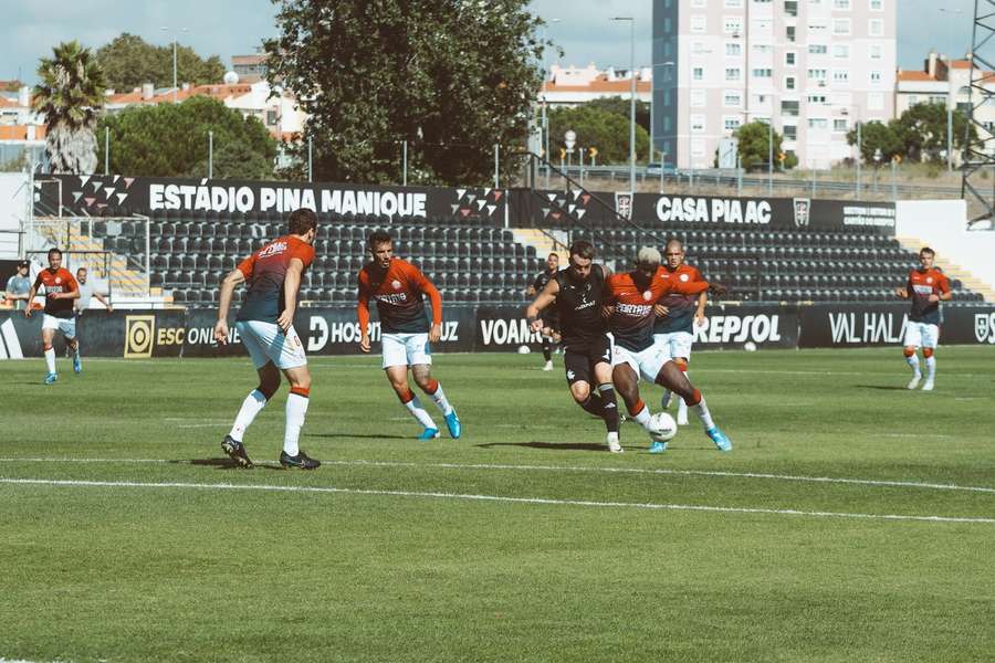 Larrazabal fez o único golo do Casa Pia