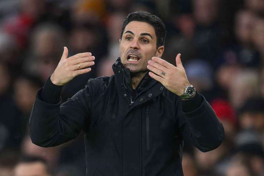 Arteta da órdenes en el último partido, disputado en Lisboa.