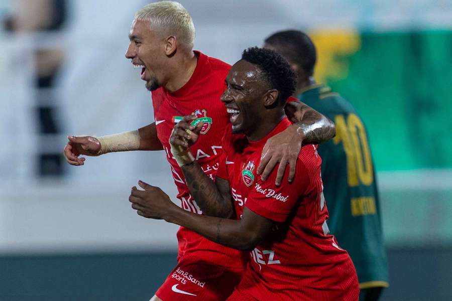 Guilherme Bala bisou no triunfo do Shabab Al Ahli