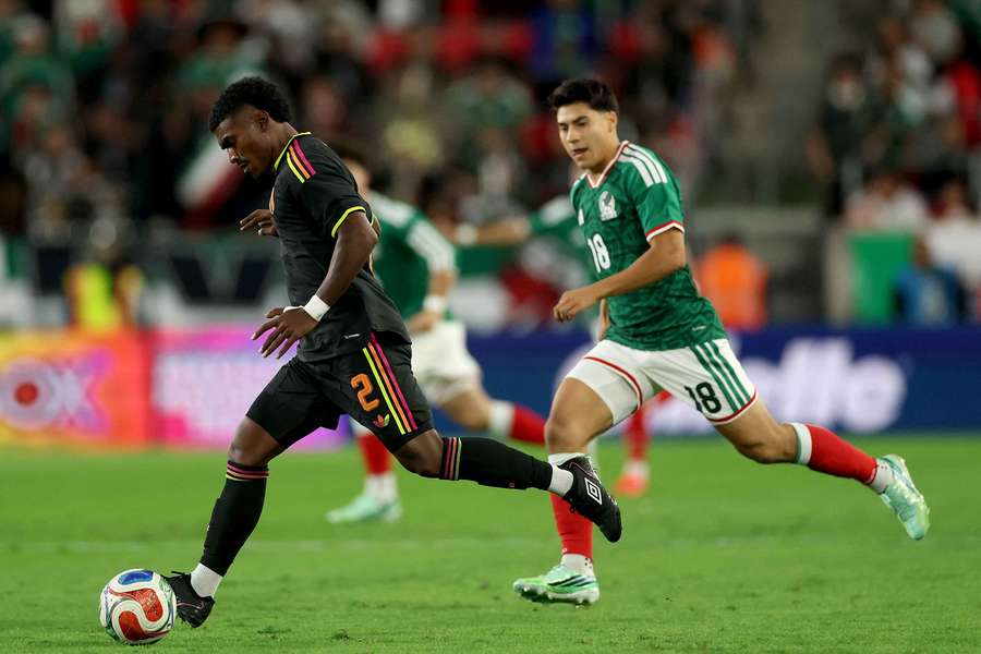 México empató con Perú