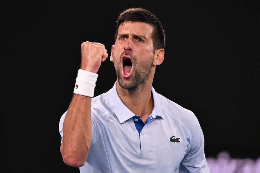 Djokovic celebra con rabia su victoria ante el joven Prizmic