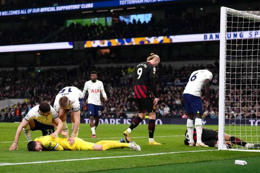 Hugo Lloris (36 ani) s-a accidentat în timpul partidei cu Manchester City din campionat