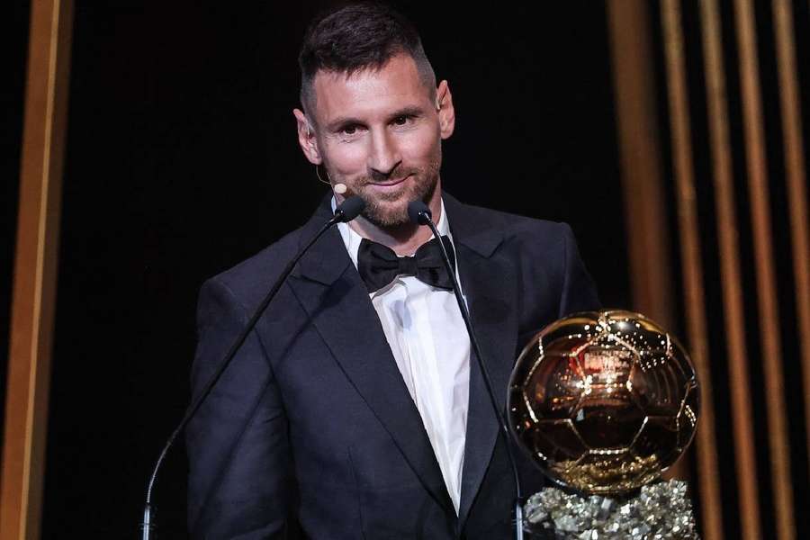 Messi recebeu sua oitava Bola de Ouro nessa segunda-feira (31)