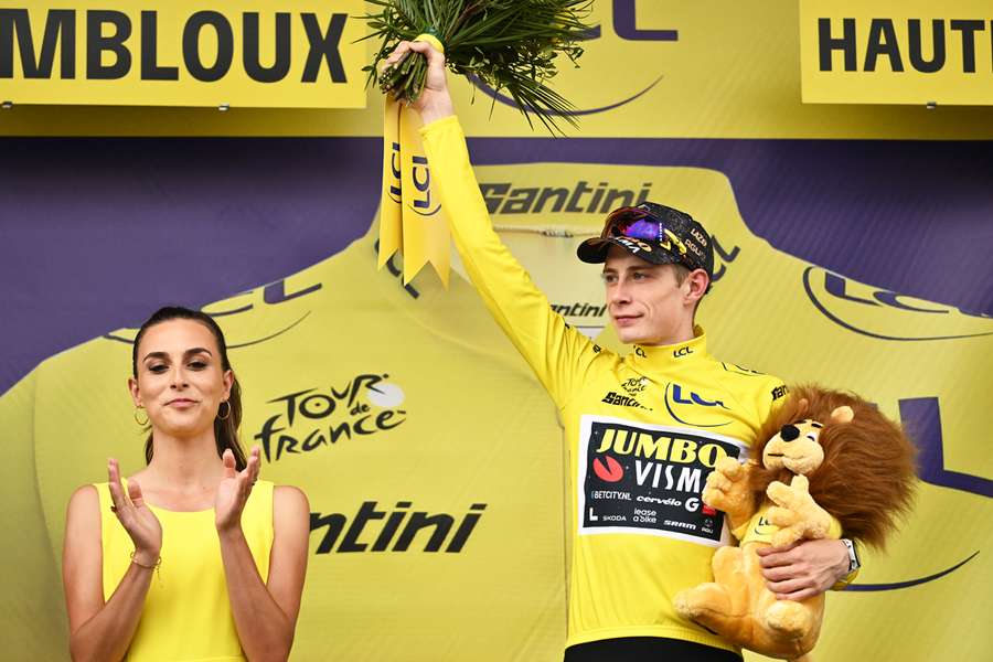 Vingegaard domina Pogacar no duelo do Tour de France