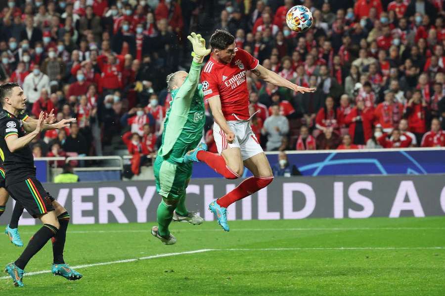 O golo de Yaremchuk frente ao Ajax, nos oitavos de final