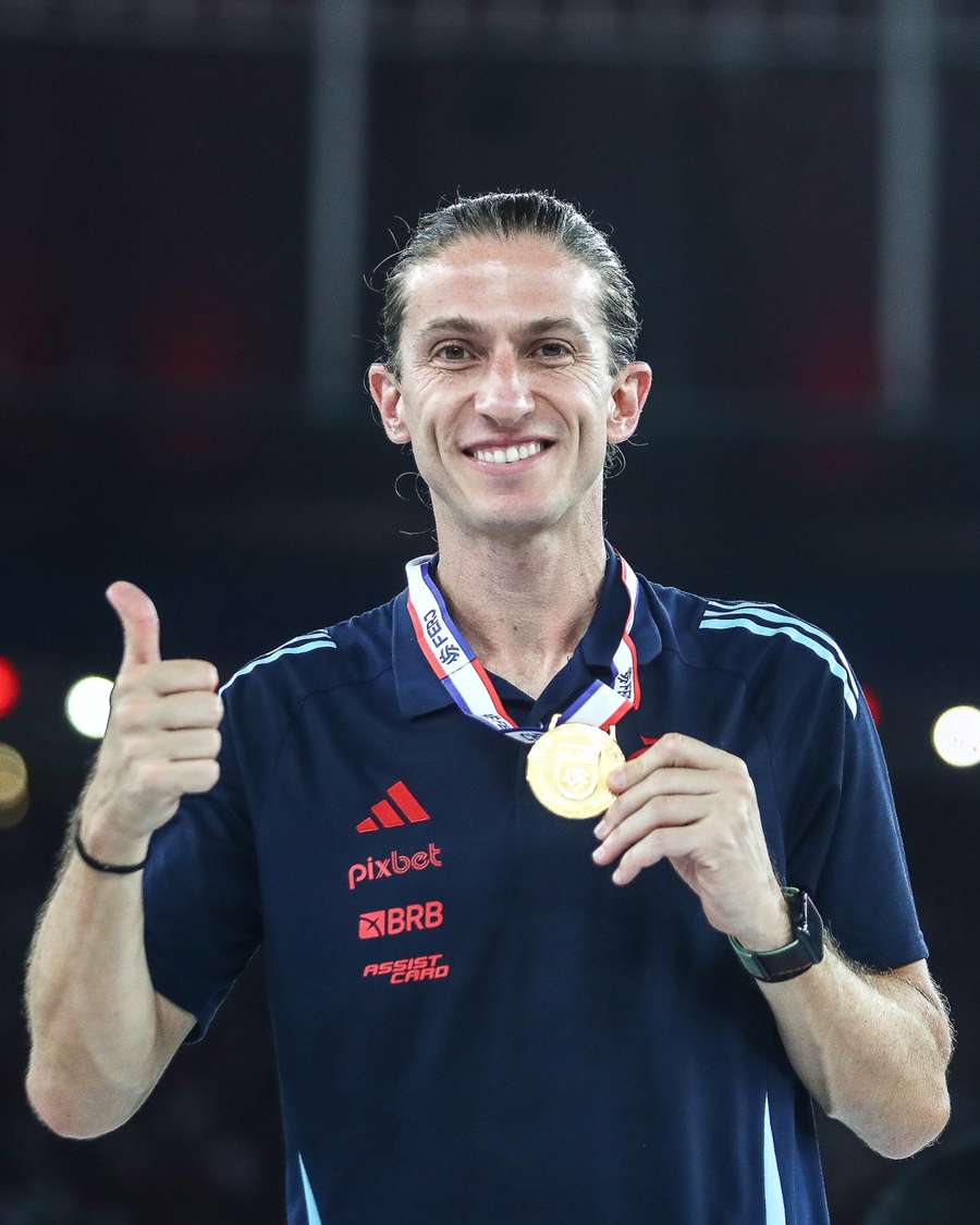 Filipe Luís é o treinador mais jovem da Série A Filipe Luís é o treinador mais jovem da Série A