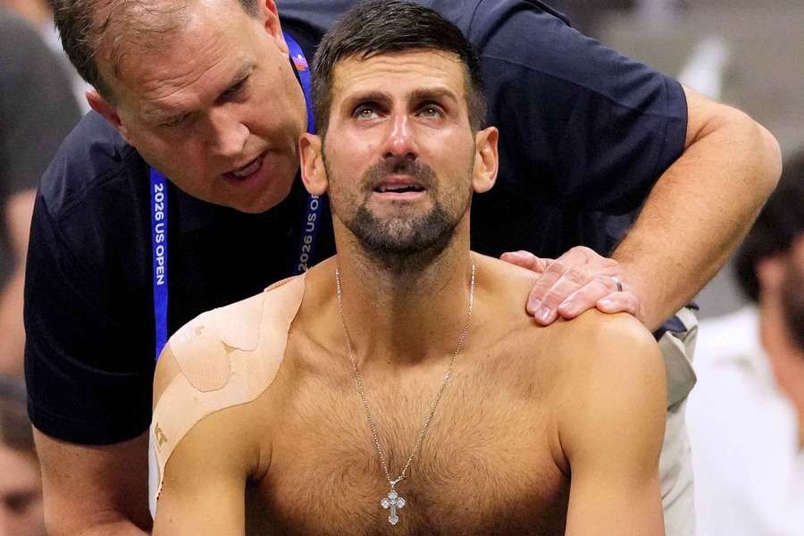 Novak pediu atendimento médico na quadra central Novak pediu atendimento médico na quadra central