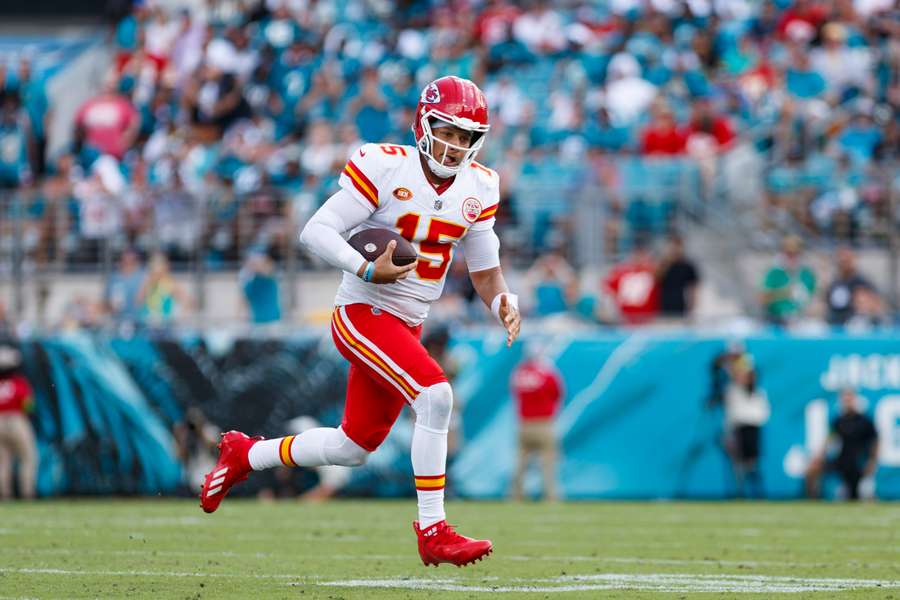 Mahomes in action against the Jaguars