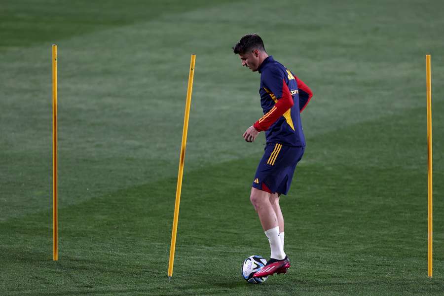 Morata participa en los entrenamientos con España