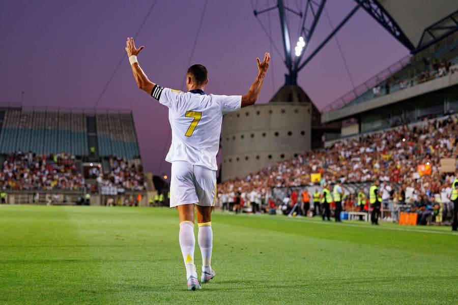 Ronaldo na dresu se svým tradičním číslem 7.