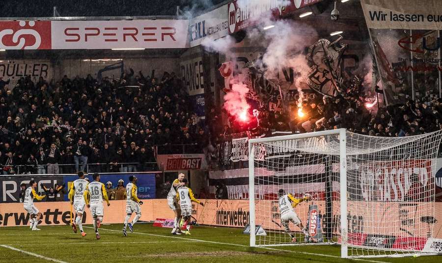 Emotionen pur nach dem späten Ausgleich des LASK im letzten OÖ-Derby. Emotionen pur nach dem späten Ausgleich des LASK im letzten OÖ-Derby.