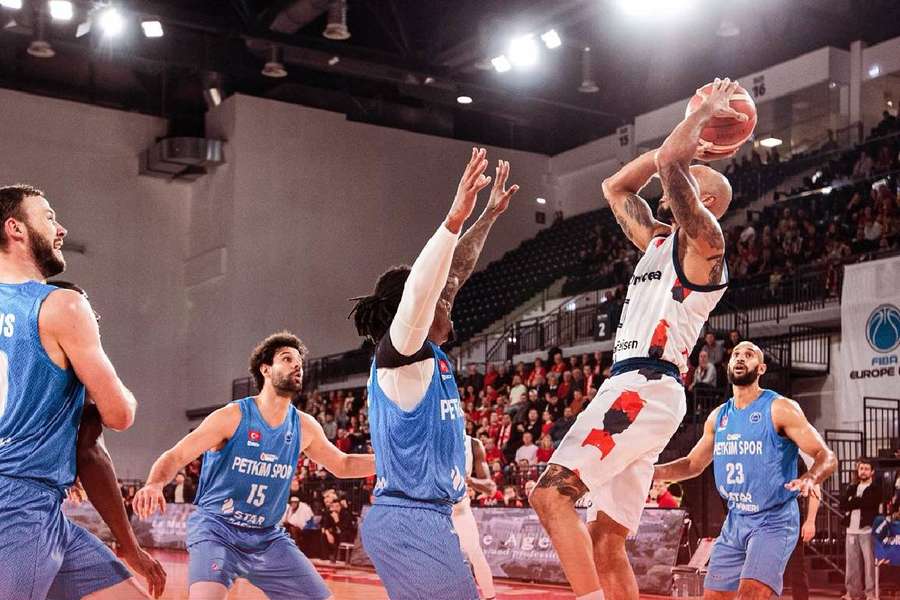 CSM Oradea a câştigat grupa şi s-a calificat în faza următoare a FIBA Europe Cup