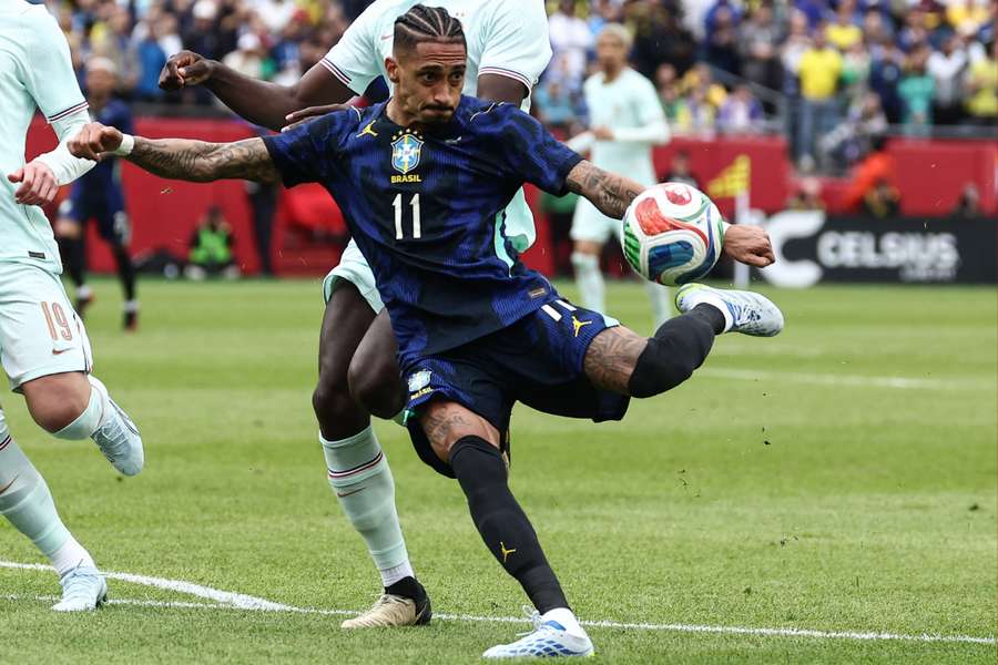 Raphinha jogou apenas meio tempo contra a França