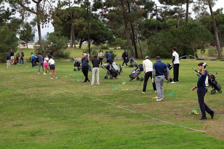 Jogadores de golfe em ação
