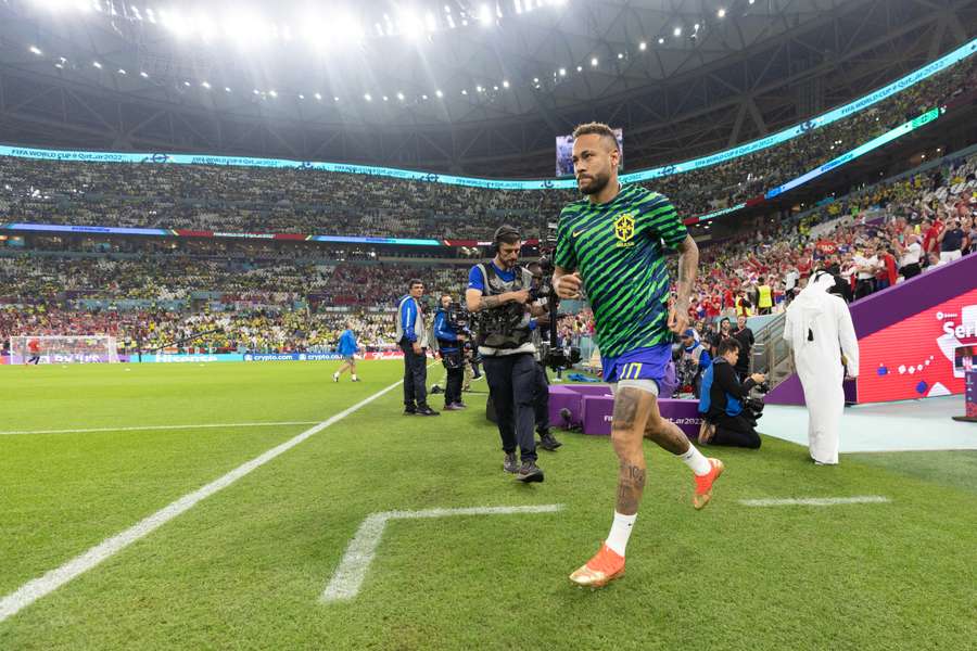 Neymar em aquecimento na Copa do Mundo do Catar Neymar em aquecimento na Copa do Mundo do Catar