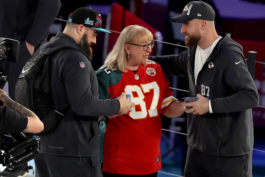 Kelce-brødrene var i vælten på et stort anlagt presseevent