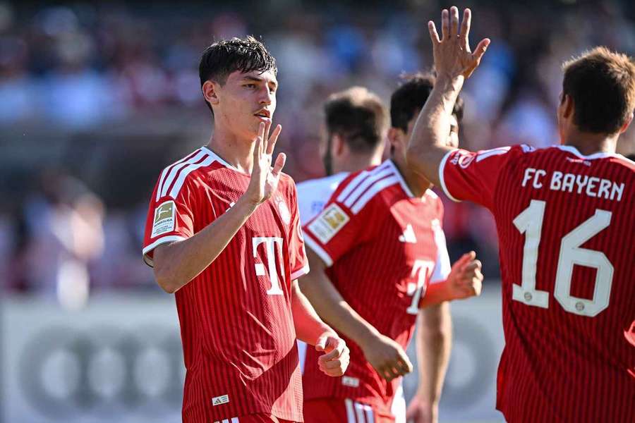 Bayern strelil v zápase pätnásť gólov.