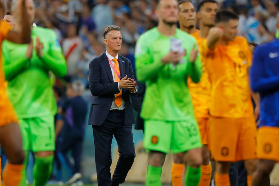 Van Gaal deixou praticamente confirmada a saída do comando técnico dos Países Baixos