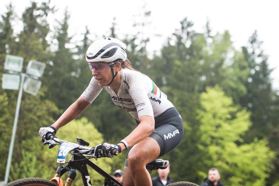 Ciclista Raquel Queirós 14.ª no Grande Prémio de Zadov de BTT