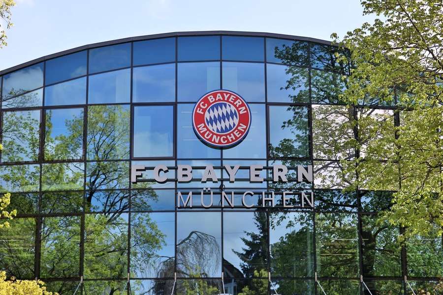 Der FC Bayern muss sich mit finanzkräftigerer Konkurrenz auf dem Transfermarkt herumschlagen.