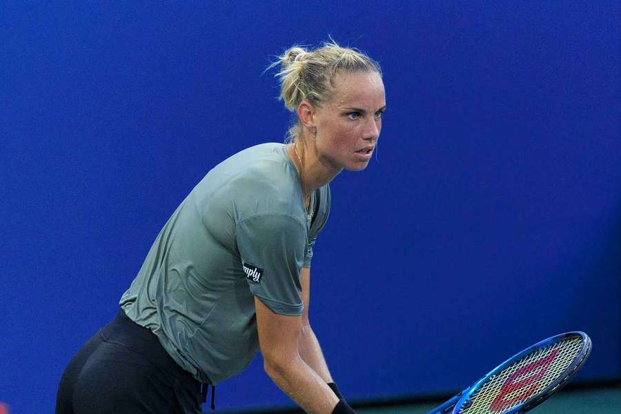 Arantxa Rus staat in Cornellà de Llobregat in de halve finales