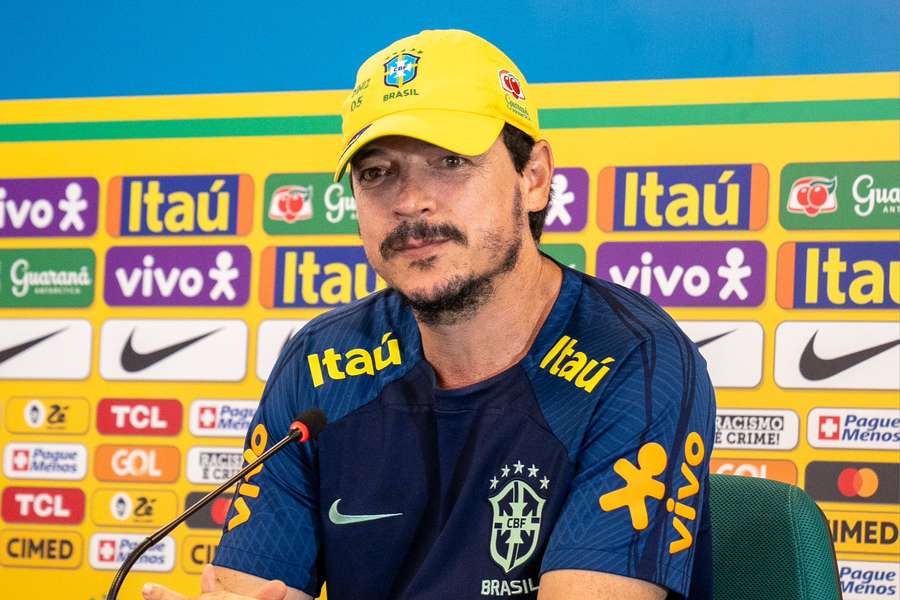 Fernando Diniz procura recuperar mau início de qualificação do Brasil