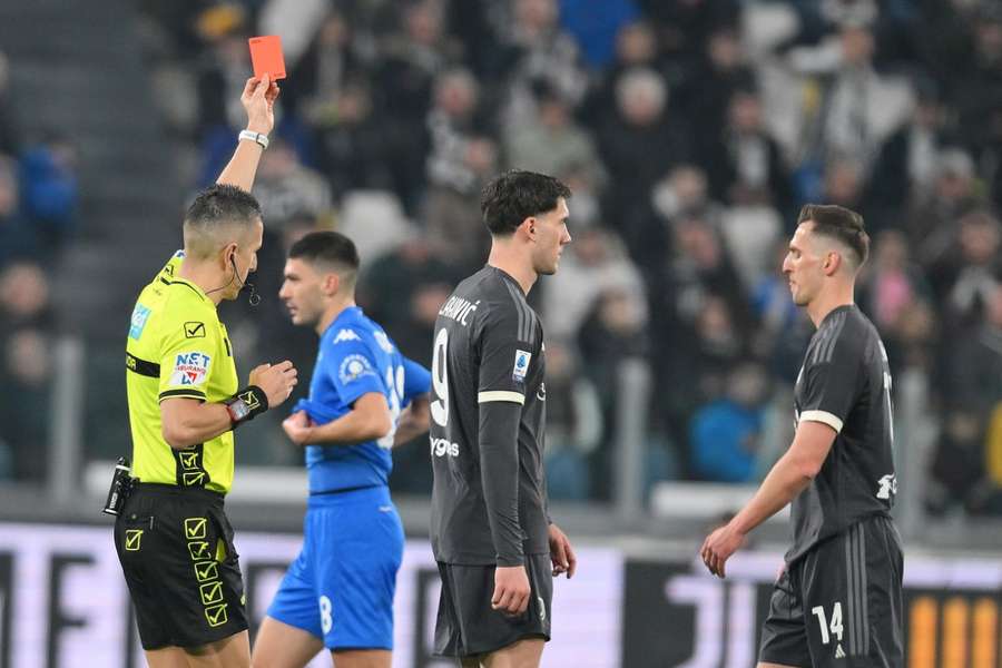 Juventus remisuje z Empoli po czerwonej kartce Milika. Szansa dla Interu Mediolan