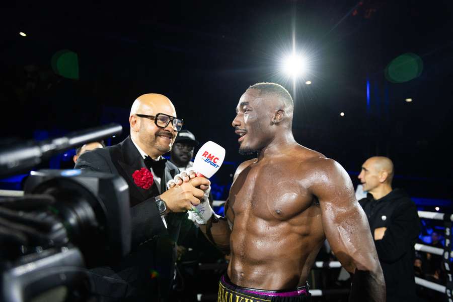 Bakary Samaké s'offre une demi-finale mondiale WBC contre Hadribeaj Bakary Samaké s'offre une demi-finale mondiale WBC contre Hadribeaj