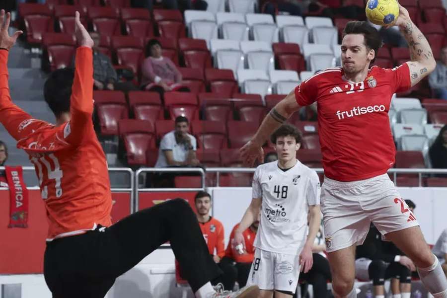 Ole Rahmel, extremo alemão de 35 anos do Benfica