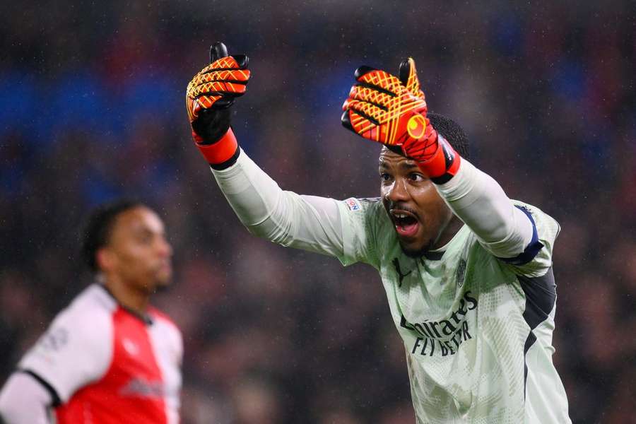 Maignan vai renovar com o AC Milan