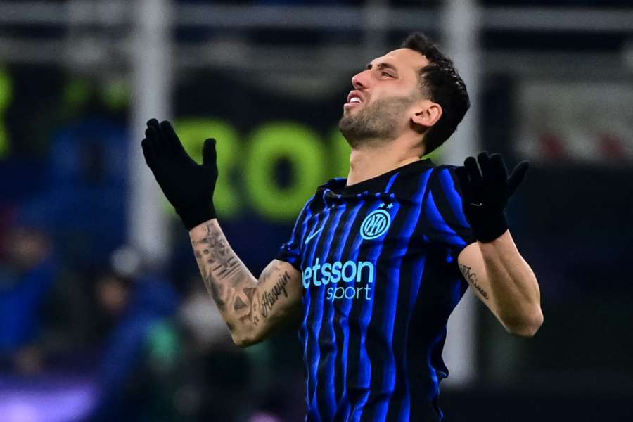 Hakan Calhanoglu di nuovo out