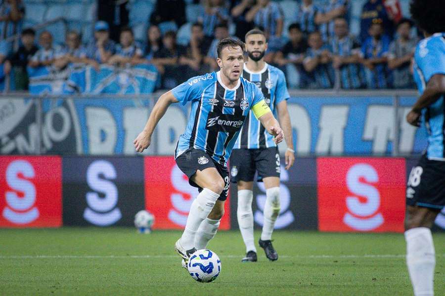 Agent ponders if Juventus will recall Arthur from Gremio loan Agent ponders if Juventus will recall Arthur from Gremio loan