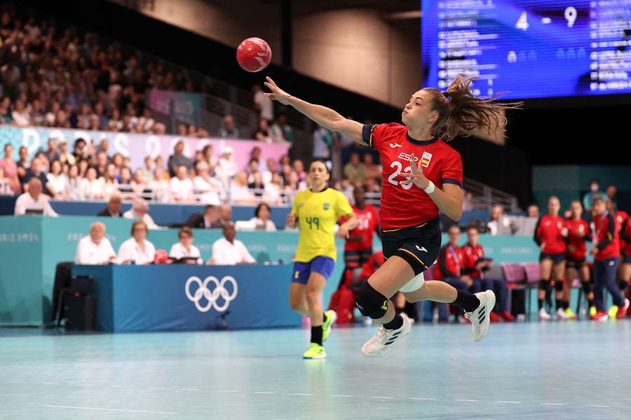 Paula Arcos, con España en los Juegos de París 2024 en el partido ante Brasil