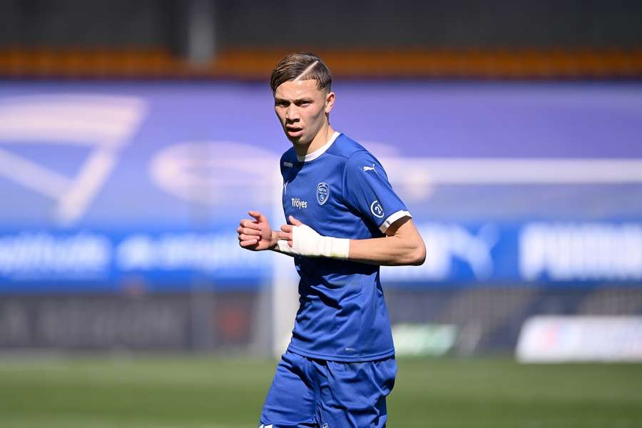 Troyes wonderkid Mathys Detourbet turns down Saudi Arabia move