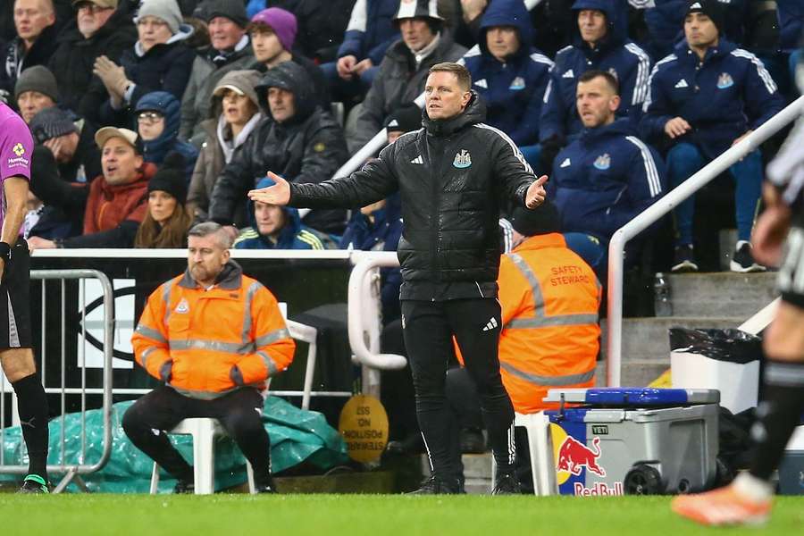 Howe spies Chelsea opportunity; ponders market prospects given Newcastle injury crisis