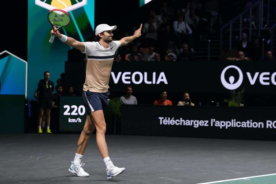 Vacherot vyhrál ve dvou setech. Vacherot vyhrál ve dvou setech.