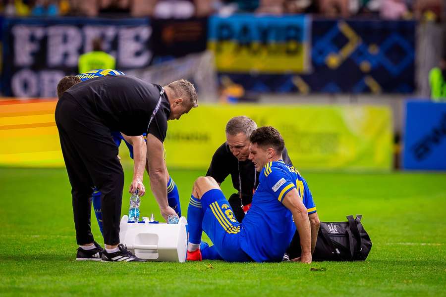 Sudakov saiu lesionado do jogo com a Irlanda do Norte Sudakov saiu lesionado do jogo com a Irlanda do Norte