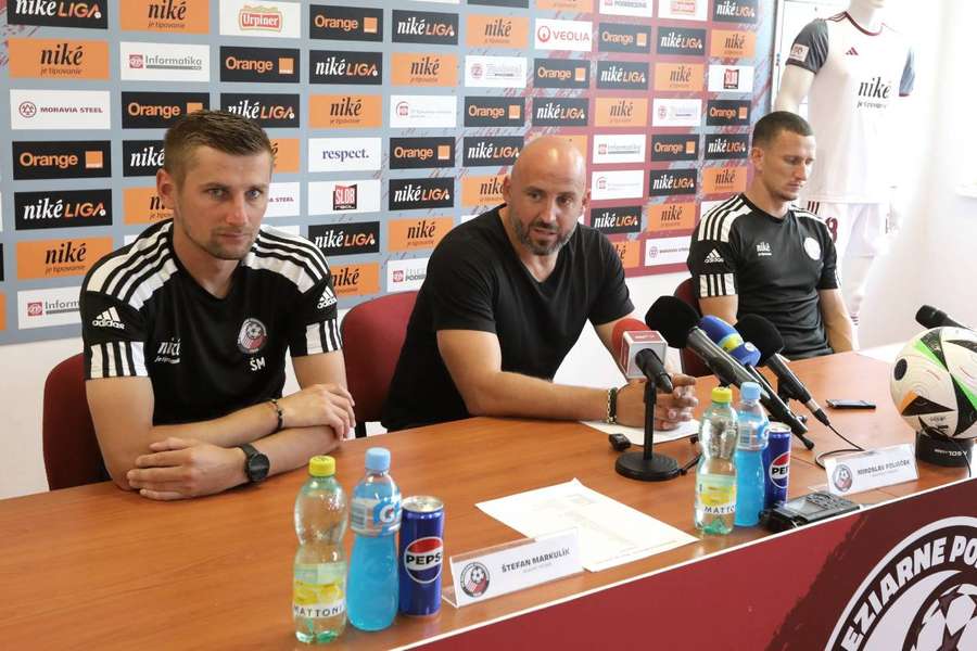 Štefan Markulík, Miroslav Poliaček a Samuel Štefánik na tlačovej konferencii pred štartom novej sezóny.