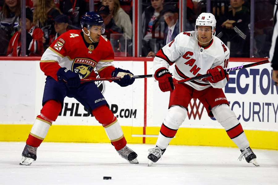 Trojitá výmena v NHL, kariéru ukončili Guhle a Hammond