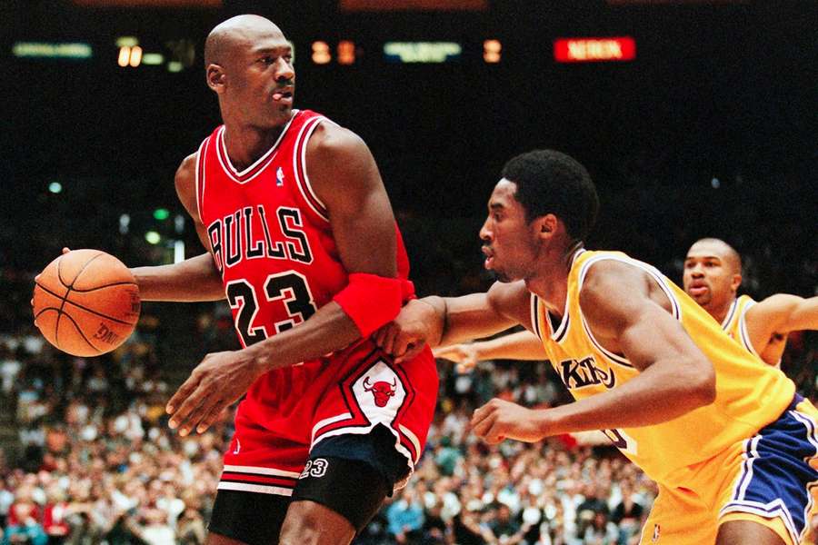 Basketbalová legenda Michael Jordan slaví 60. narozeniny.
