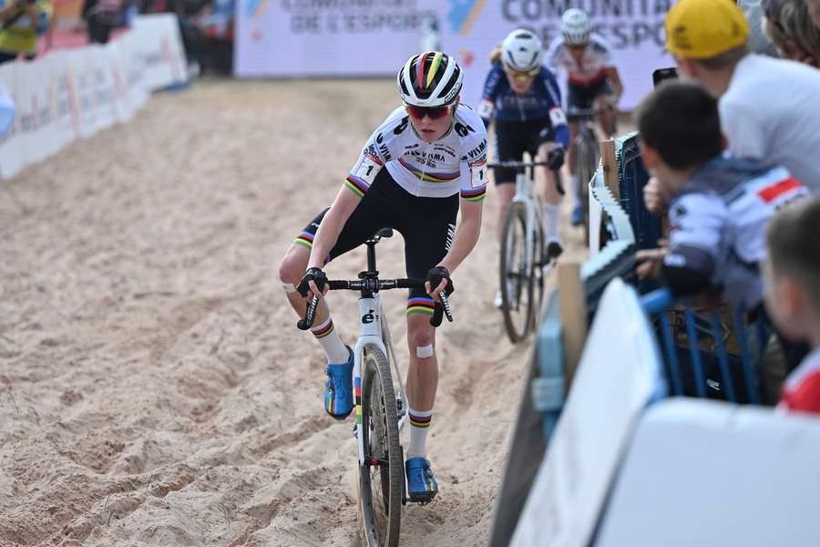 Fem van Empel in actie in Spanje