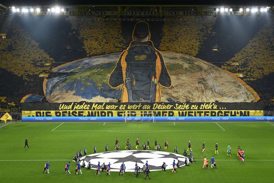 Die Fans der Borussia eröffneten den Abend mit einer sehenswerten Choreographie