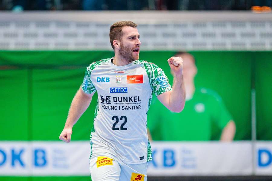 Der SCM ließ die Muskeln spielen. Der SCM ließ die Muskeln spielen.