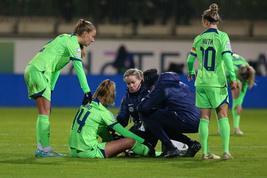 Jill Roord valt bij VfL Wolfsburg al vroeg uit in Champions League-duel met Roma