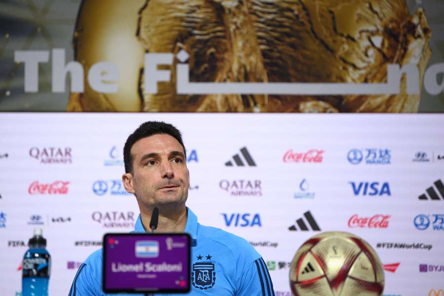 Scaloni nu suflă o vorbă despre formația Argentinei înaintea finalei